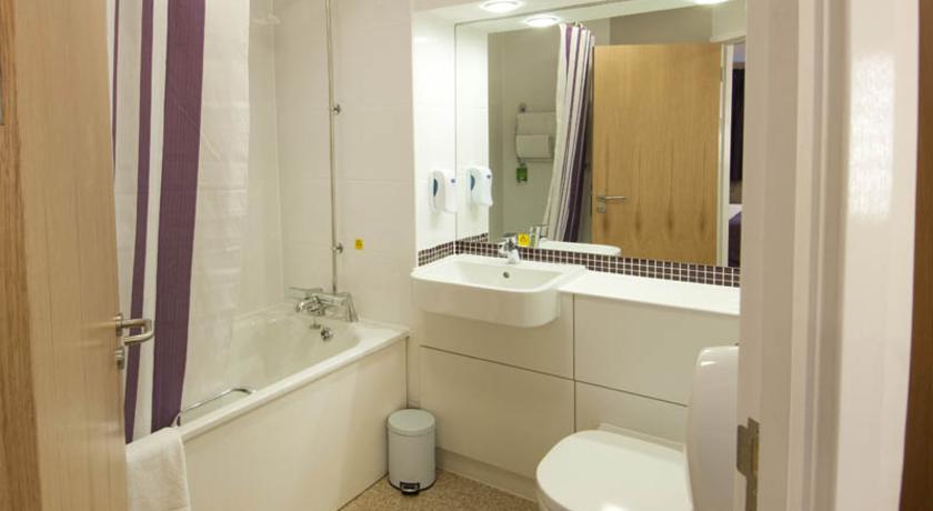 Premier Inn Basingstoke West Room photo